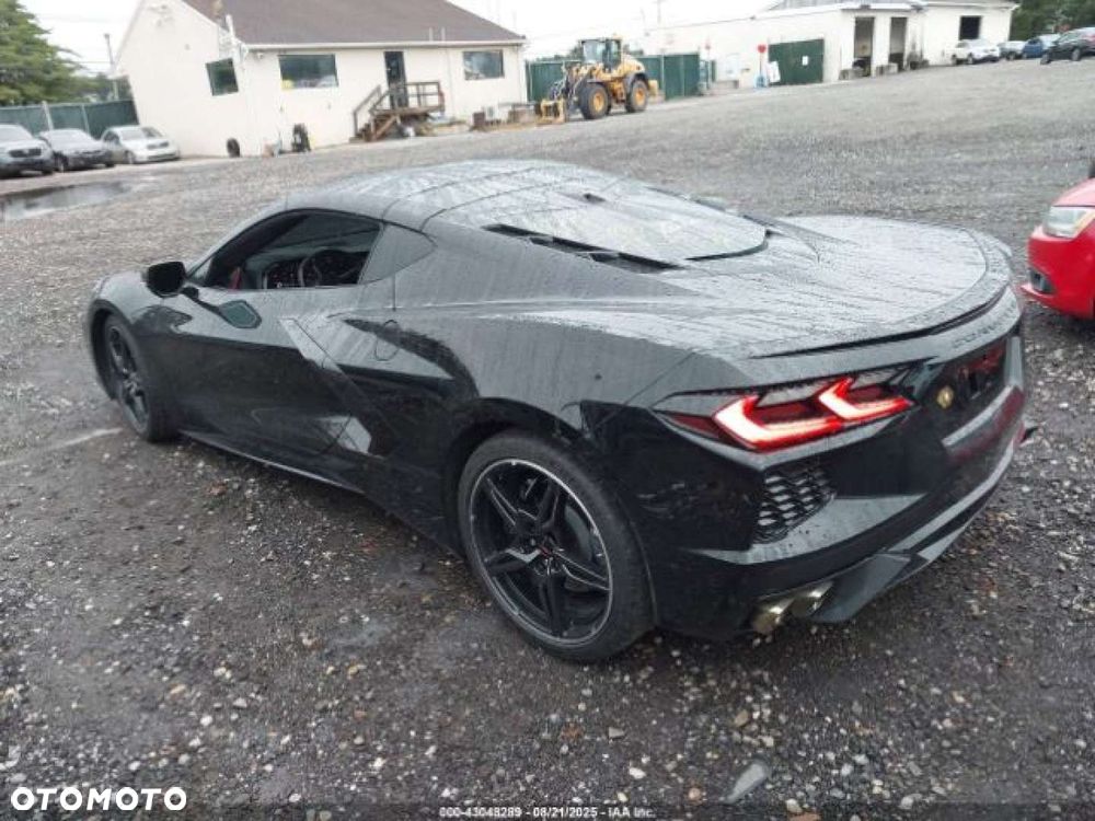 Chevrolet Corvette - 4