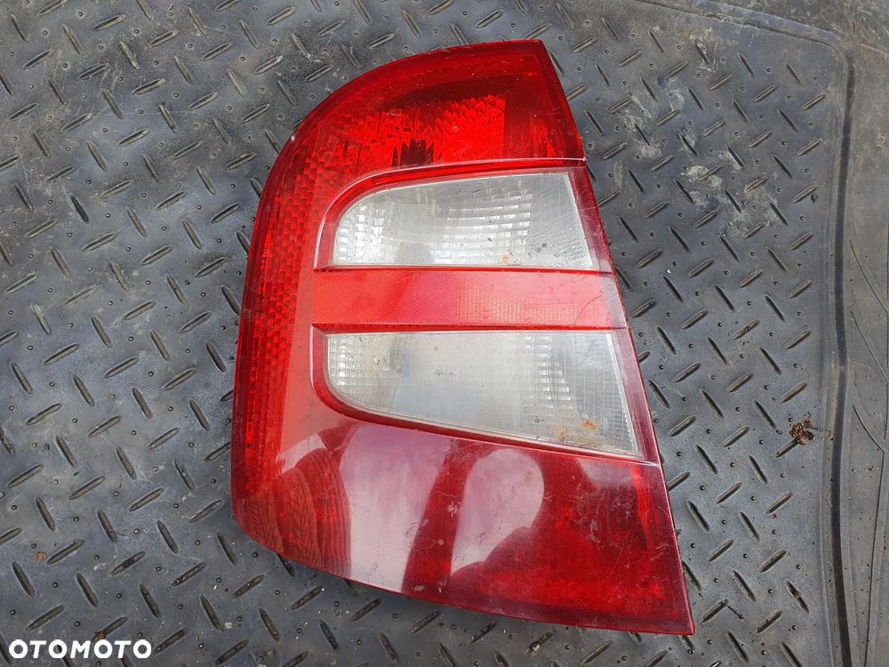 SKODA FABIA I 6Y LAMPA LEWY TYŁ LEWA TYLNA 6Y6945095B 6Y6945111B XU3X-13441-AB ORYGINAŁ - 1