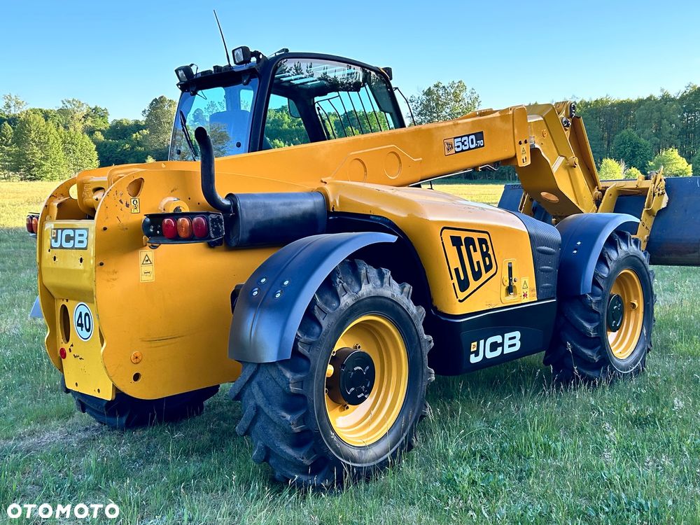 JCB - 7