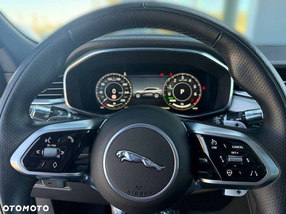 Jaguar F-Pace - 16