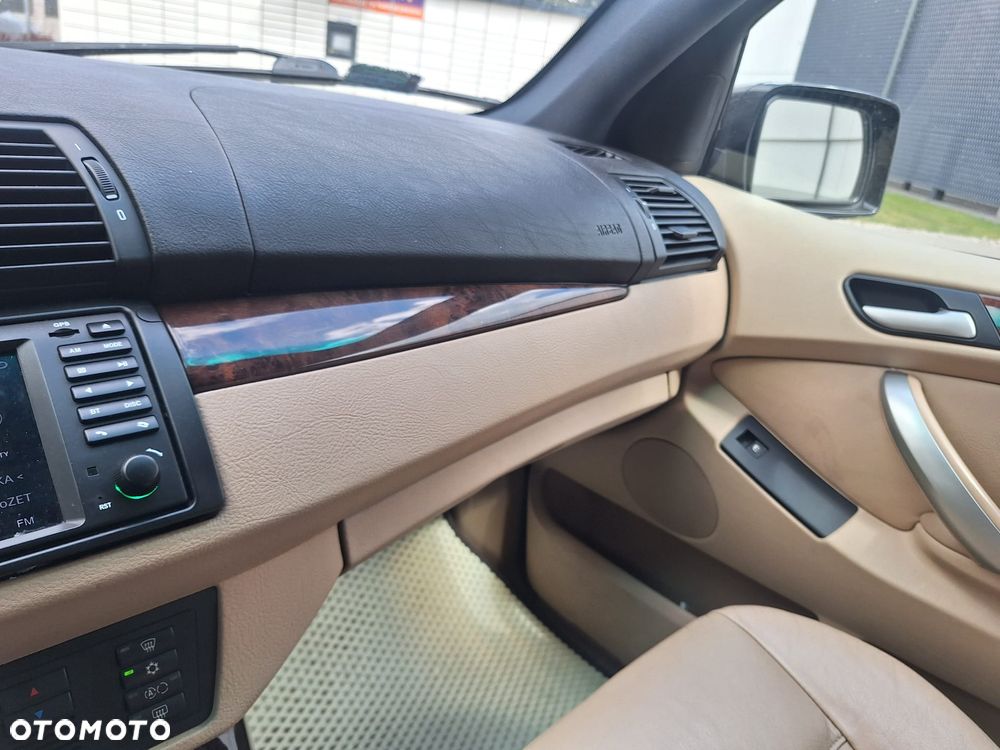 BMW X5 4.4i - 34