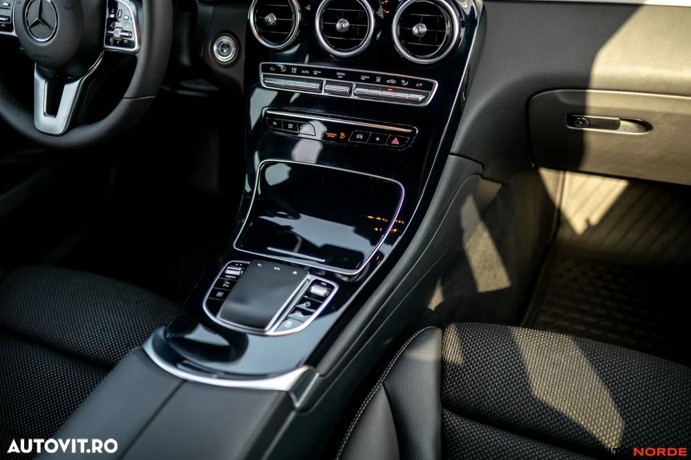 Mercedes-Benz GLC - 30