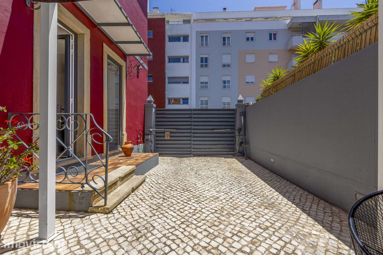 Moradia de Charme Totalmente Remodelada no Dafundo - Grande imagem: 2/29