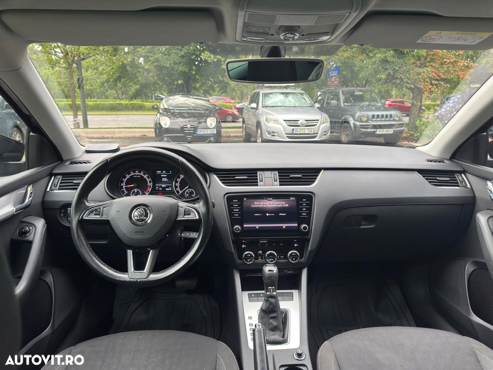 Skoda Octavia 1.6 TDI DSG Ambition - 9
