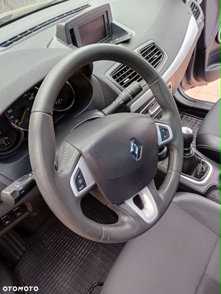 Renault Fluence 2.0 16V 140 Dynamique - 8