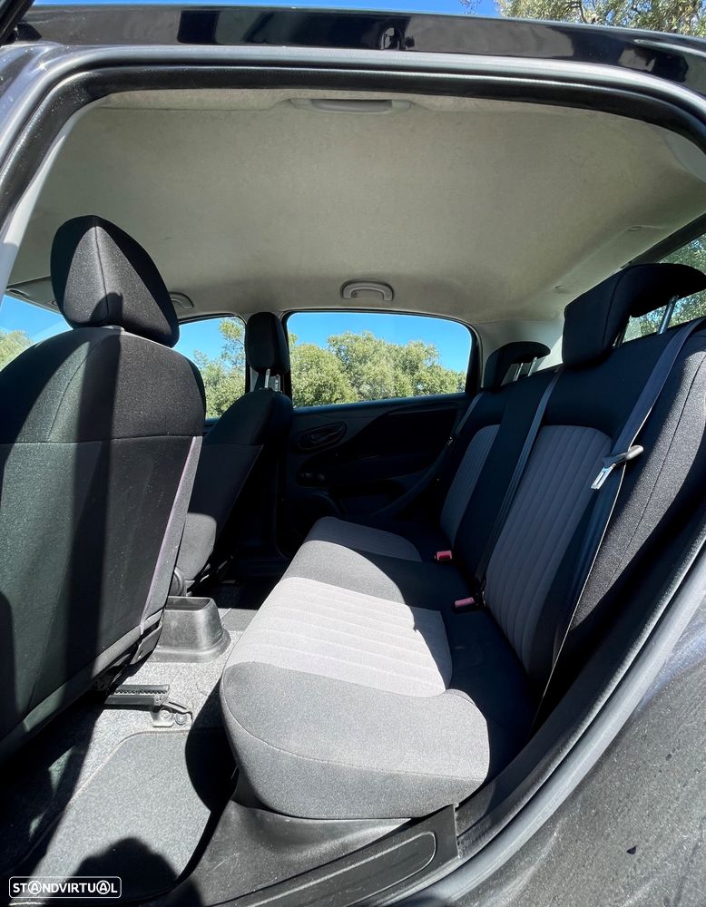 Fiat Punto 1.3 M-Jet Lounge S&S - 17