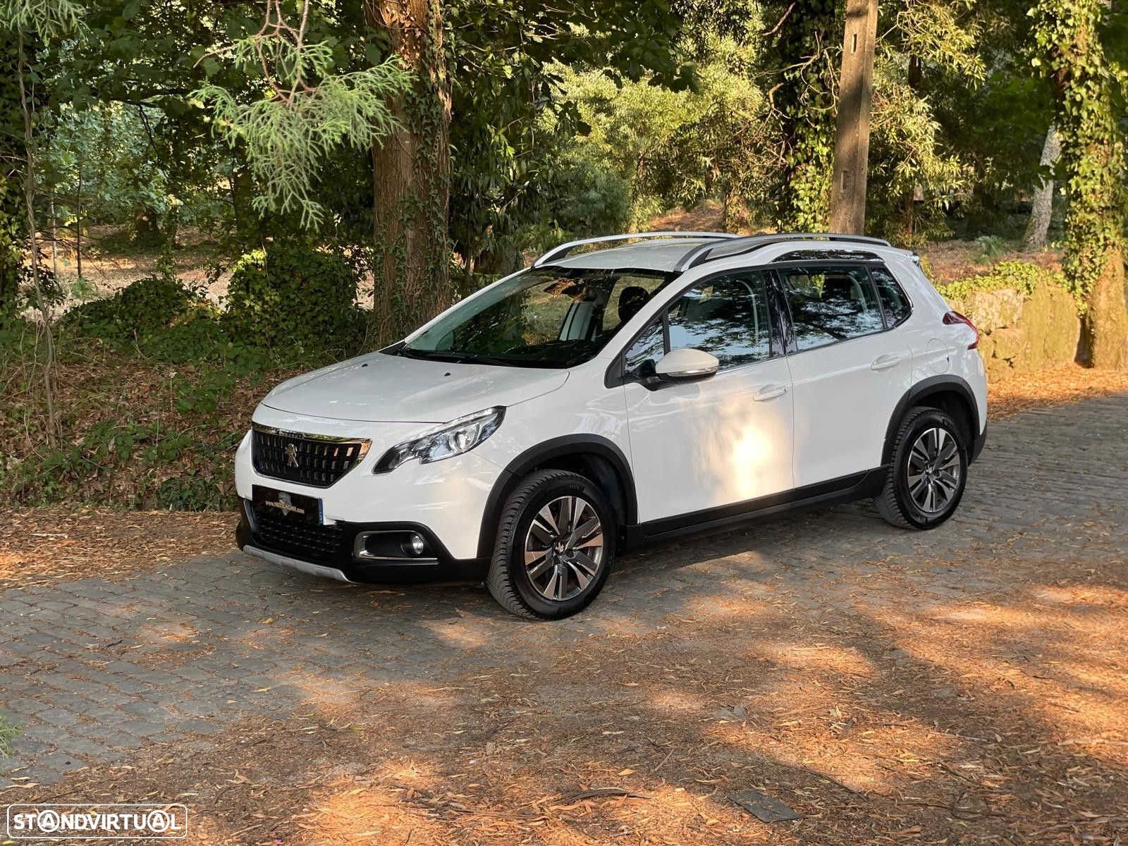 Peugeot 2008 1.2 PureTech Allure - 34