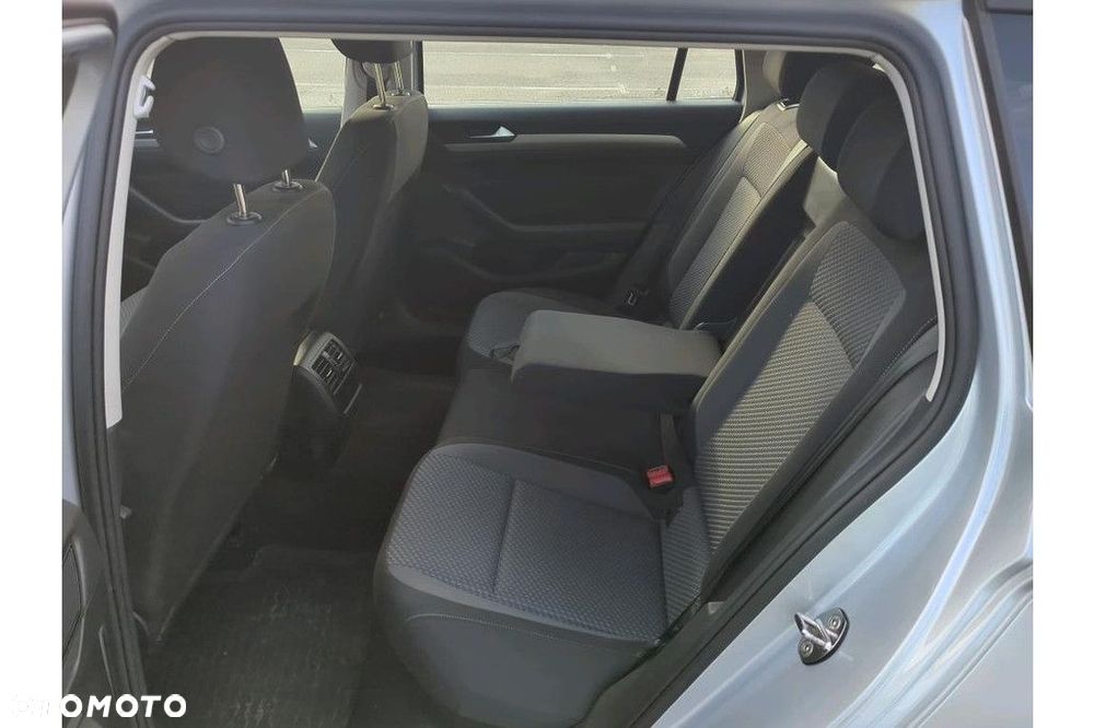 Volkswagen Passat Variant 1.5 TSI EVO Essence DSG - 10