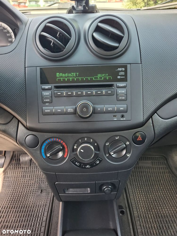 Chevrolet Aveo - 23