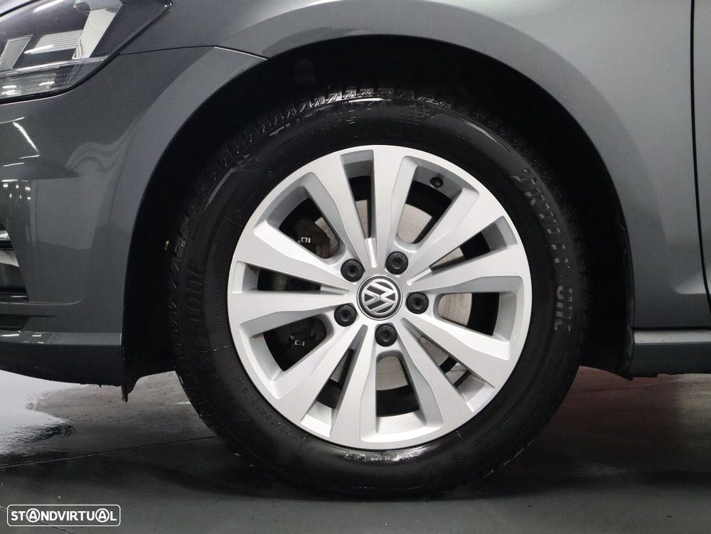 VW Golf Variant 1.6 TDi Confortline - 19