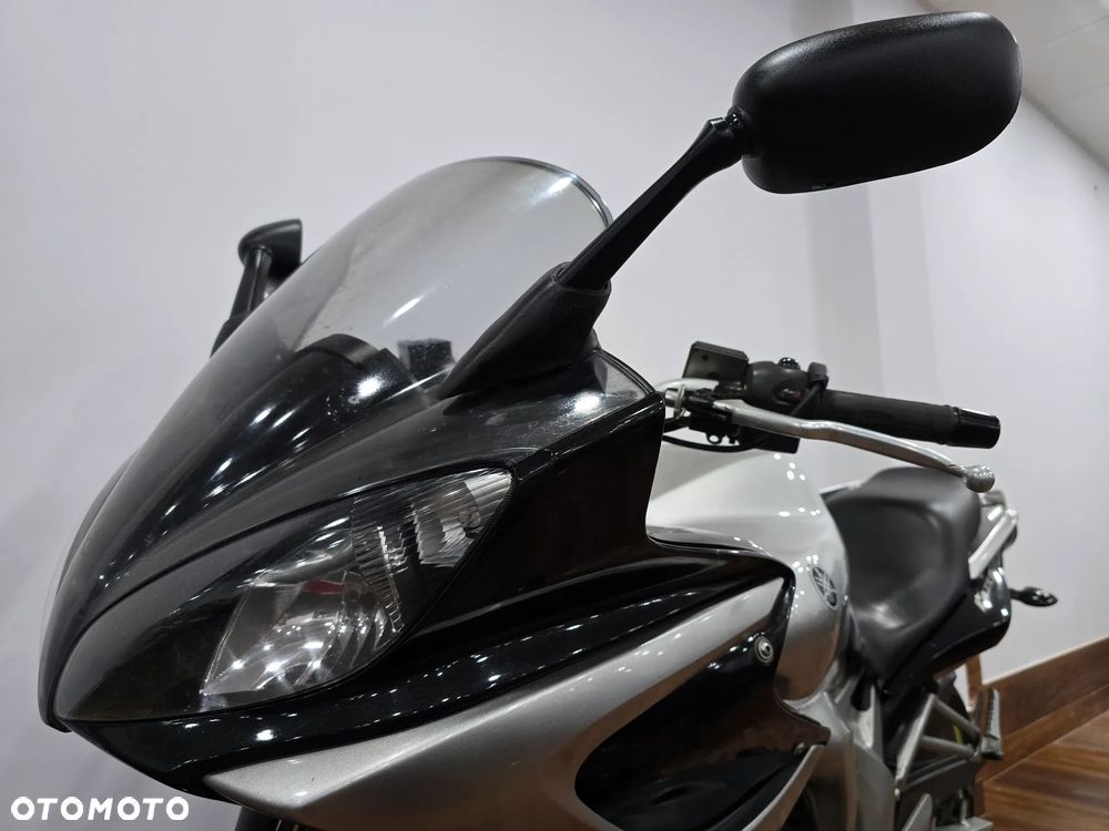 Yamaha FZ - 18