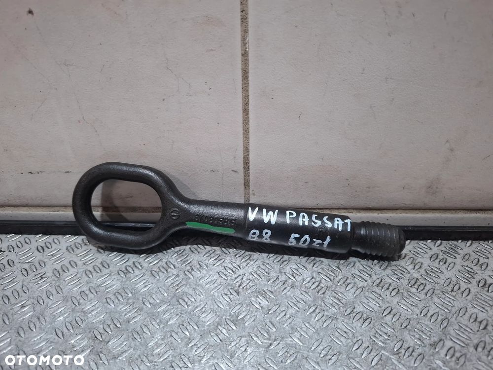 Ucho holownicze wkrętka Volkswagen Passat B8 2019 rok kombi nr 8K0805815 - 1