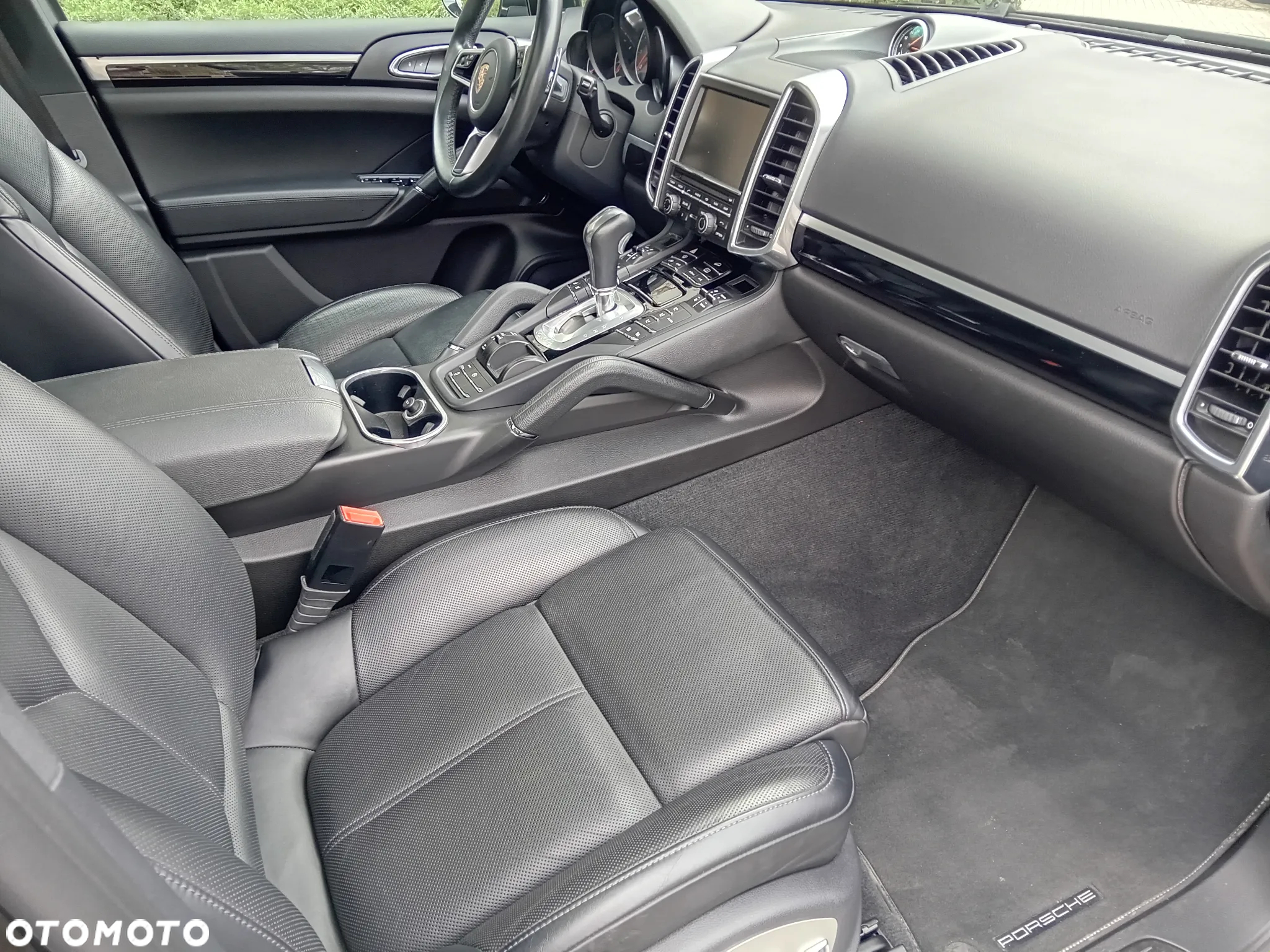 Porsche Cayenne S - 17