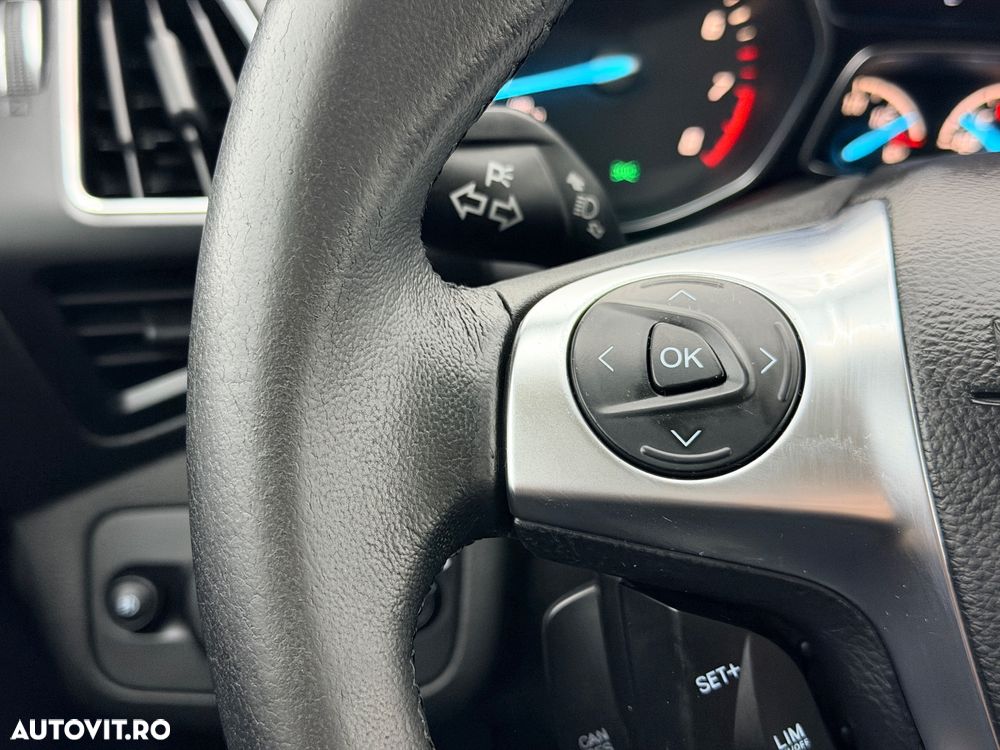 Ford Kuga 1.5 EcoBoost 2WD Trend - 32