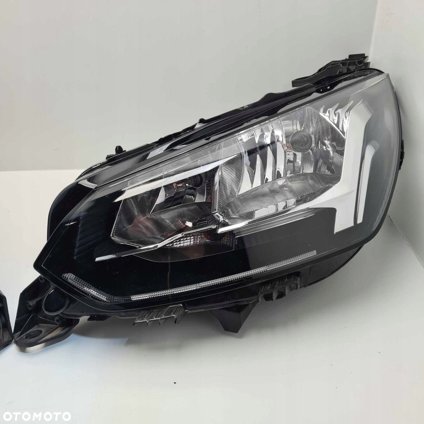 PEUGEOT 208 II LAMPA LEWA PRAWA PRZEDNIA PRZÓD - 3