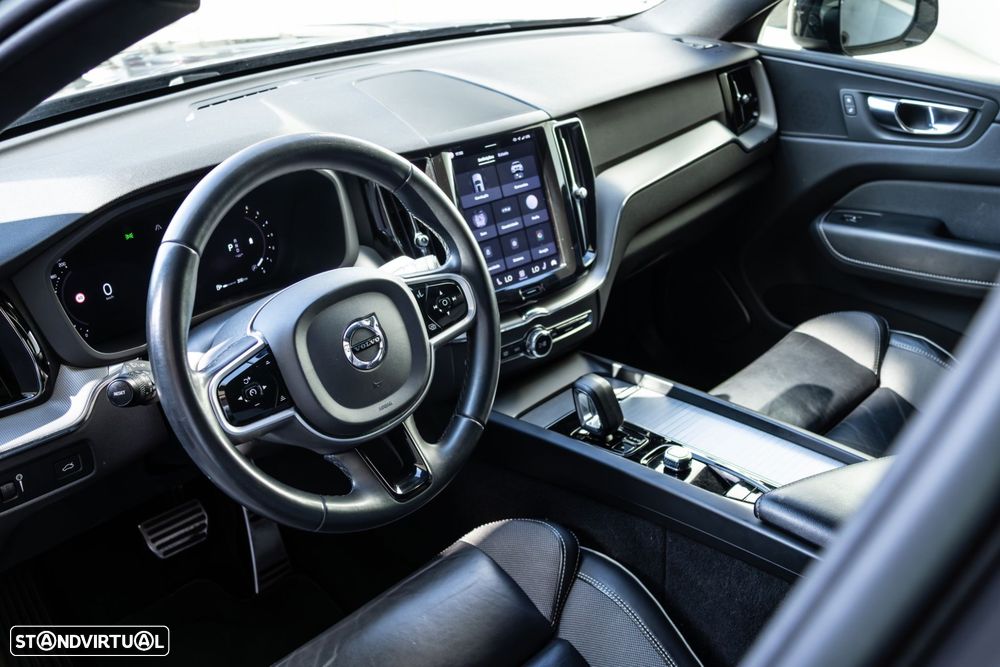 Volvo XC 60 2.0 B4 R-Design Geartronic - 27