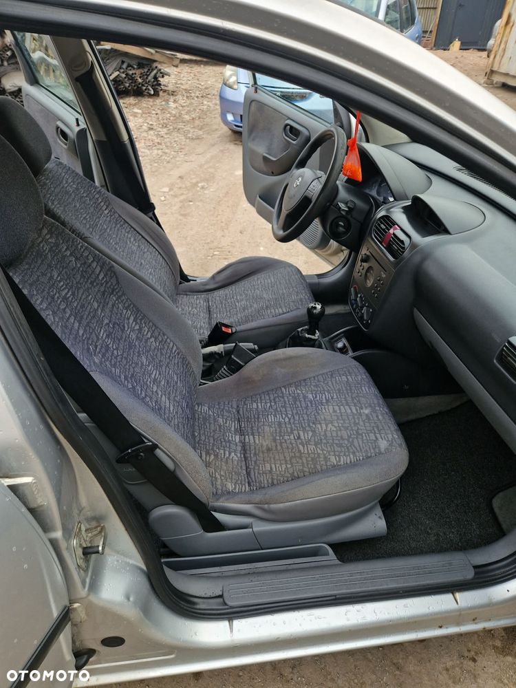 Opel Corsa 1.7 DTI Comfort - 8