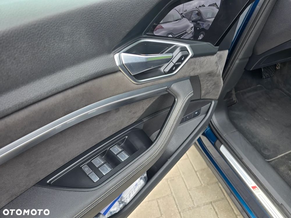 Audi e-tron - 25