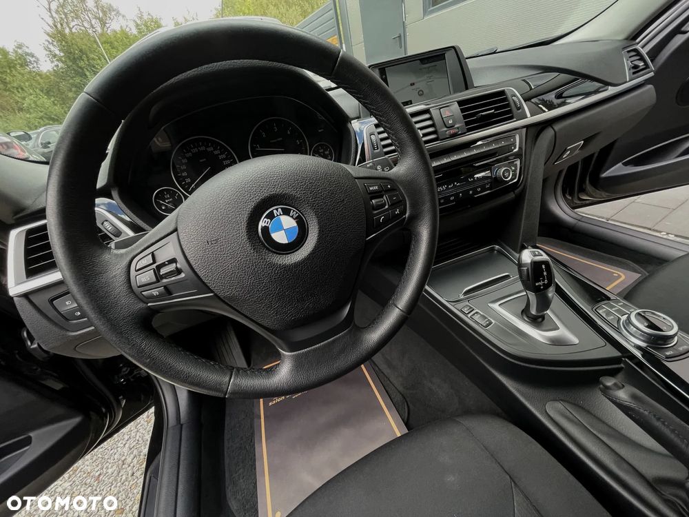 BMW Seria 3 320d Touring Advantage - 27
