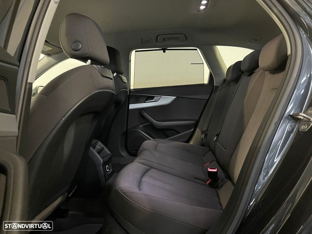 Audi A4 Avant 2.0 TDI S tronic - 11