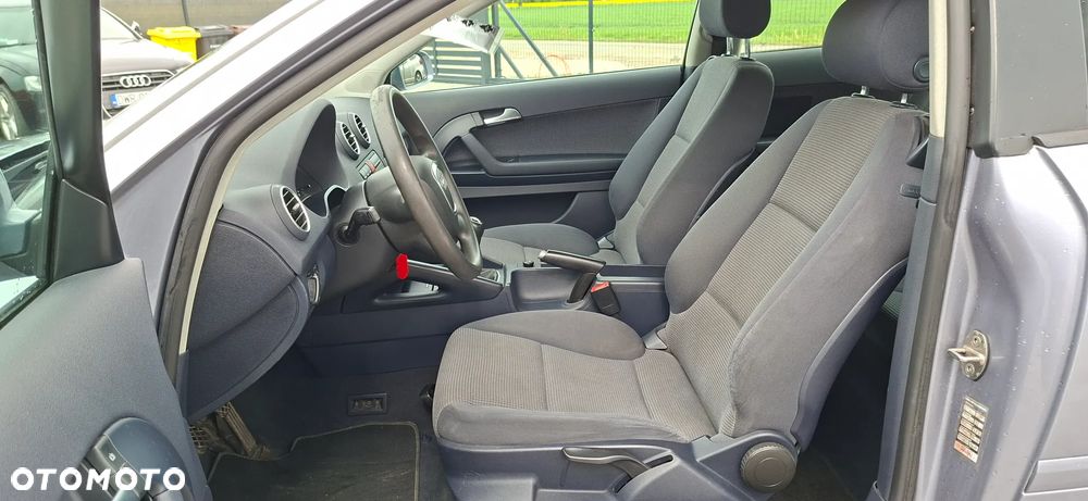Audi A3 3-drzwiowe 1.6 Ambiente - 24