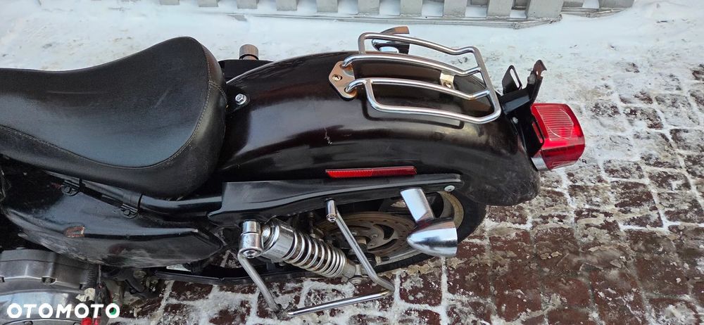 Harley-Davidson Sportster Custom 883C - 17