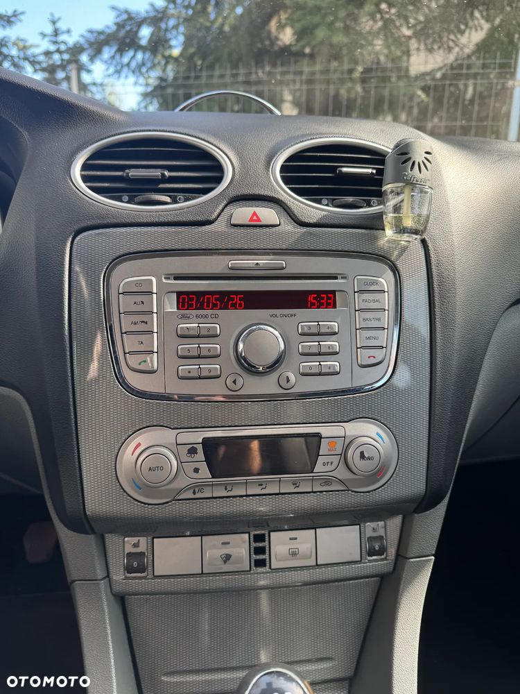 Ford Focus 1.8 Titanium - 11