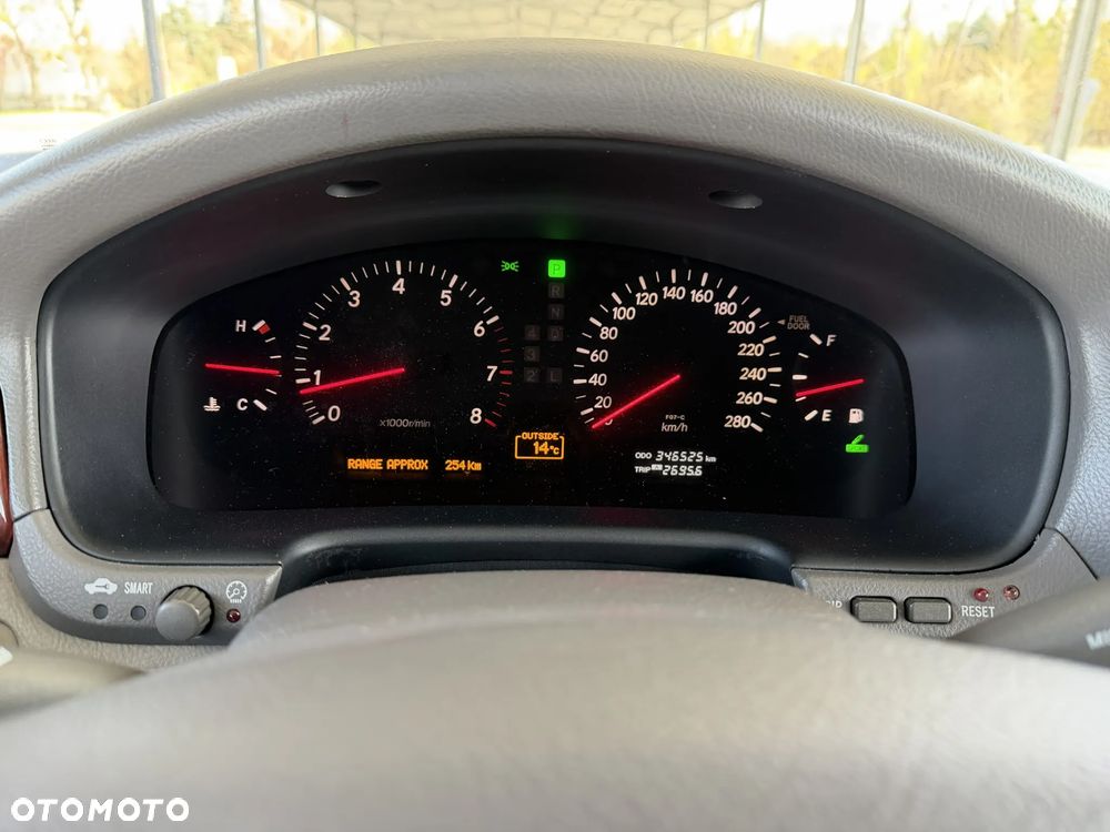 Lexus LS Prezydent - 8