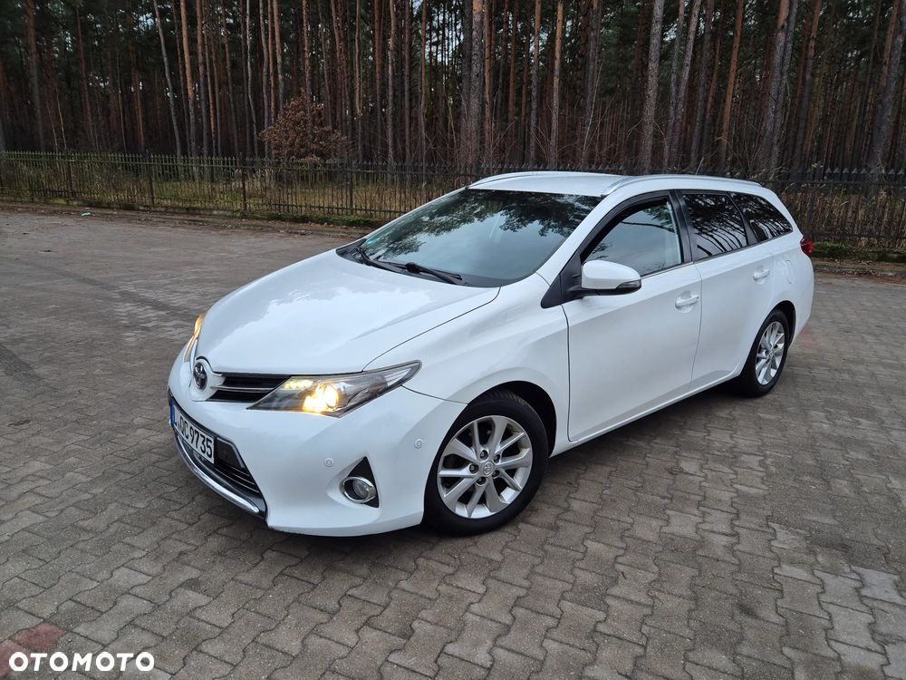 Toyota Auris 1.8 HSD Luna - 4