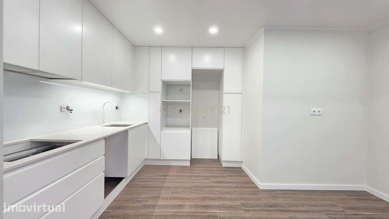 Apartamento T2 Remodelado | Casal de São Brás – Amadora - Grande imagem: 2/26