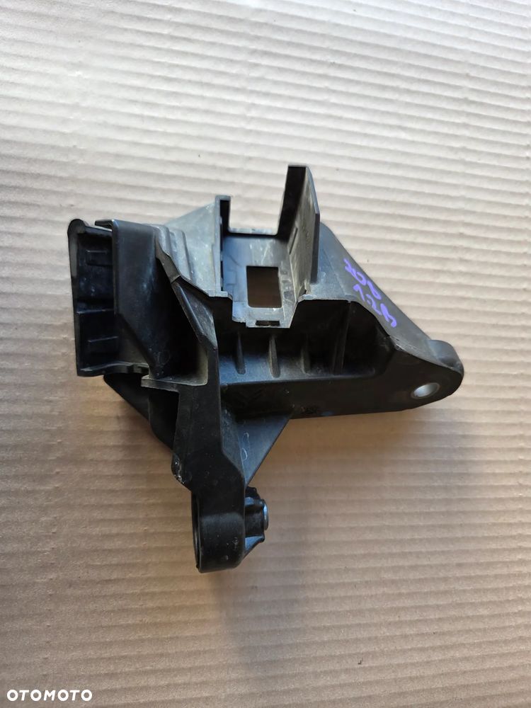 Mocowanie linek zmiany biegów Peugeot 208 1.2 B - 1