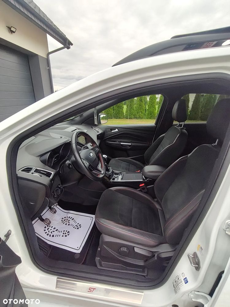 Ford Kuga 1.5 EcoBoost 2x4 ST-Line - 8