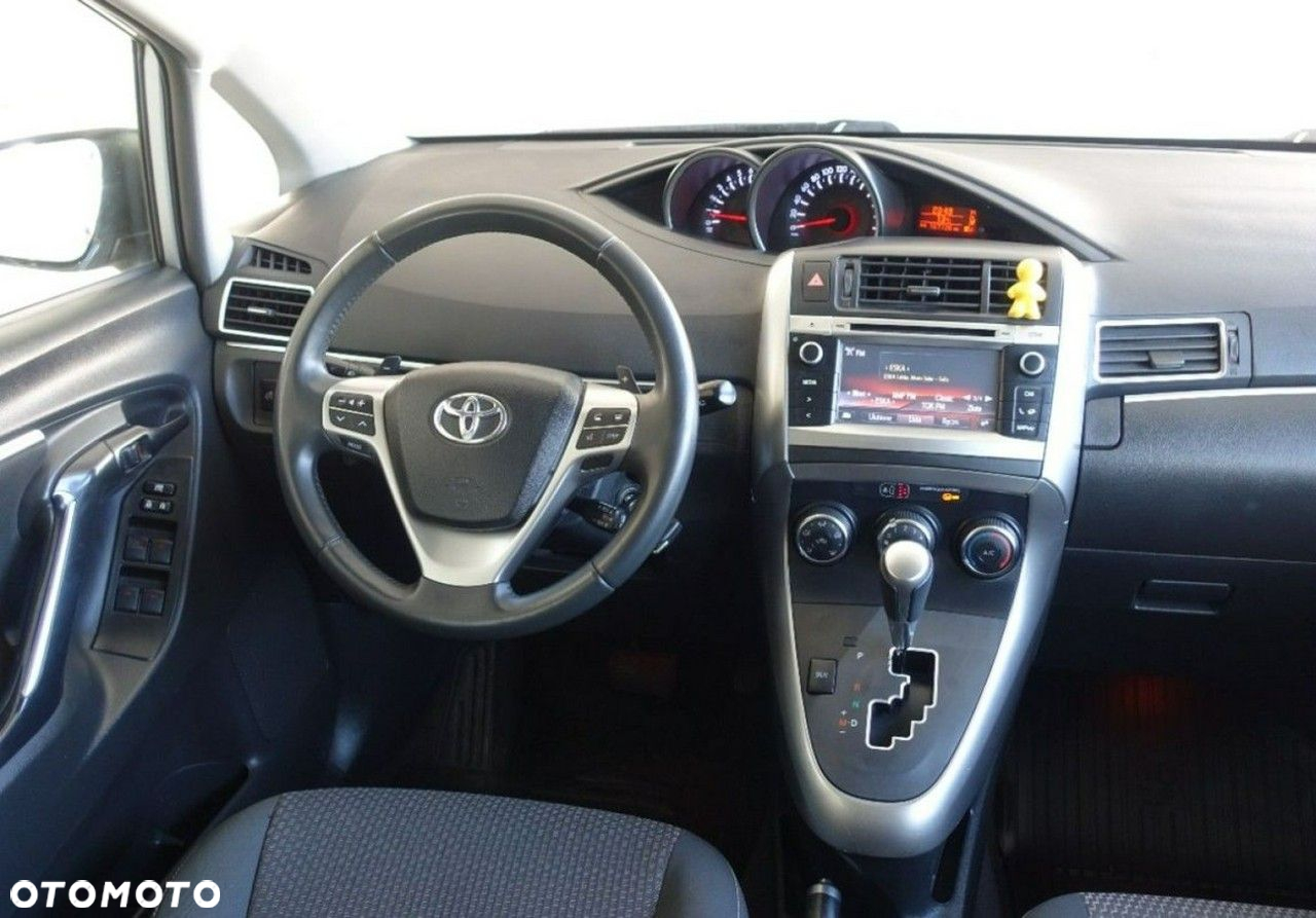 Toyota Verso - 24