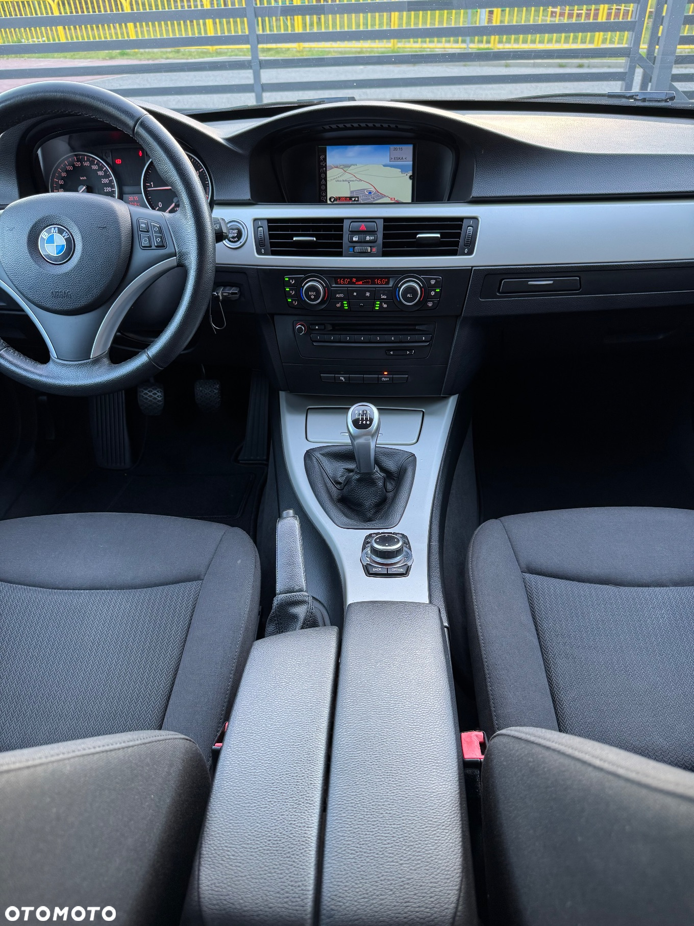 BMW Seria 3 318d - 14