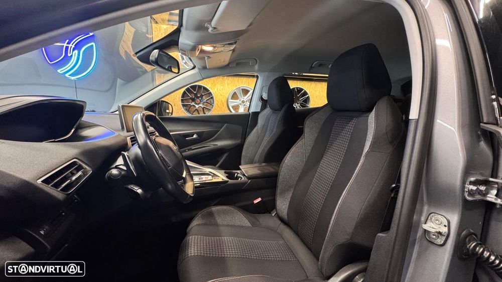 Peugeot 3008 1.6 BlueHDi Style EAT6 - 8