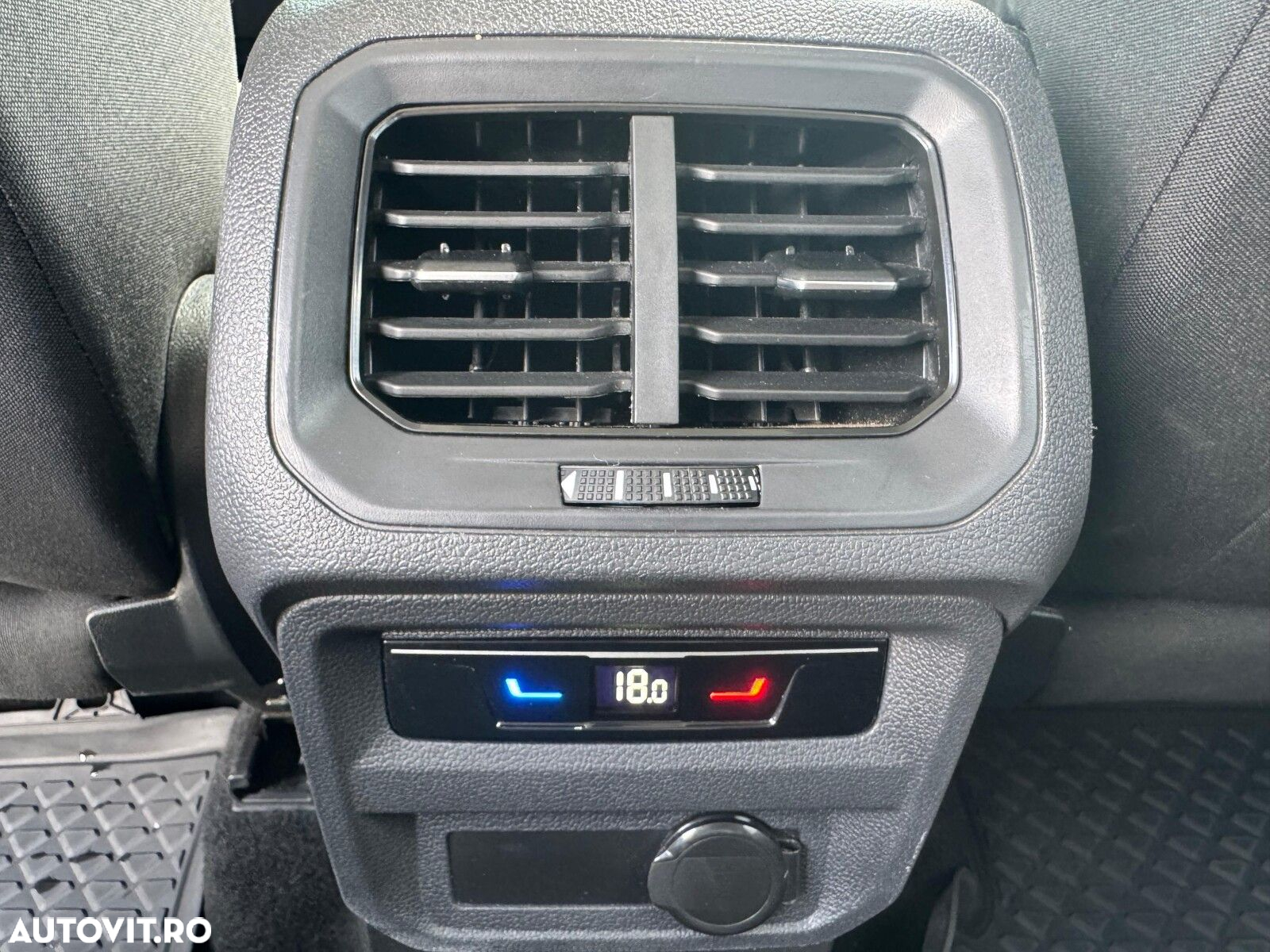 Volkswagen Tiguan - 14