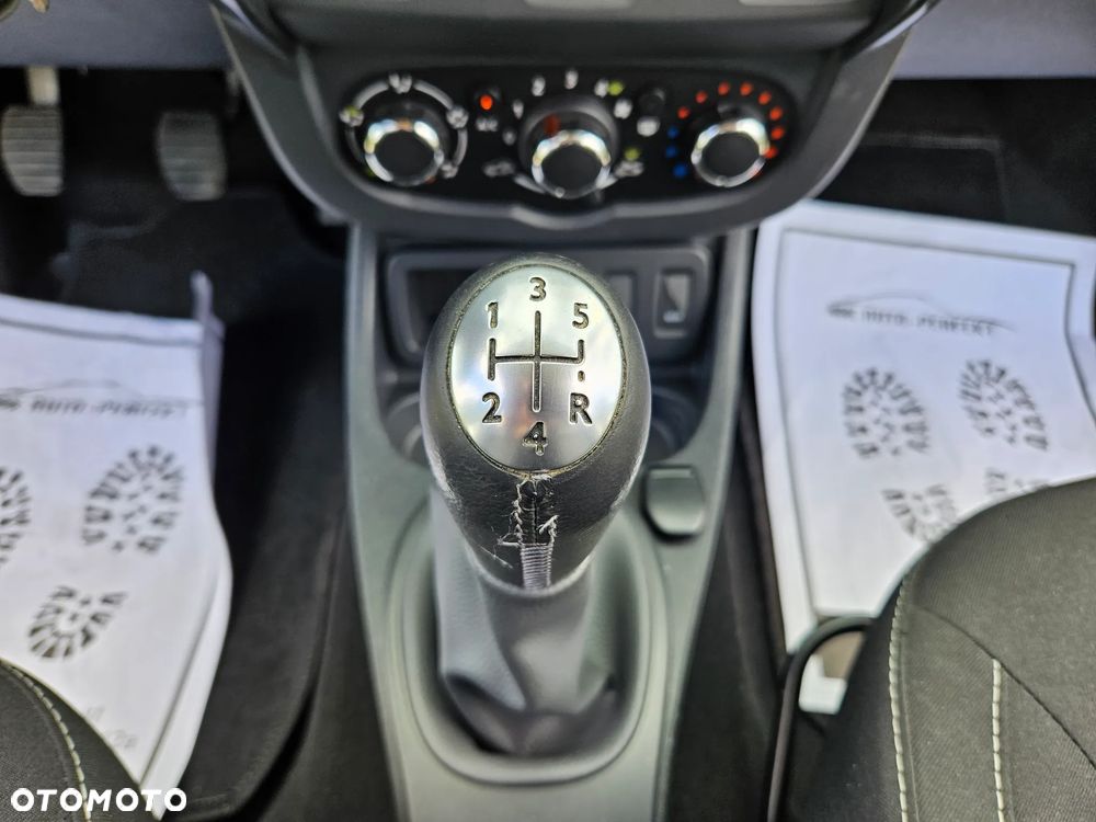 Dacia Duster 1.6 SCe Prestige - 27