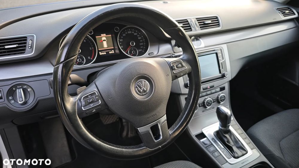 Volkswagen Passat 2.0 TDI 4Motion DSG BlueMotion Tech Comfortline - 11
