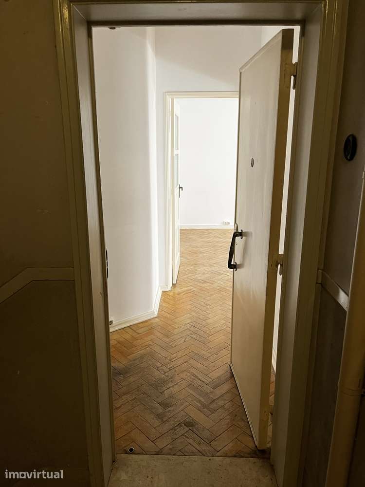 Apartamento T3 na R. do Zaire, Lisboa - Grande imagem: 2/19
