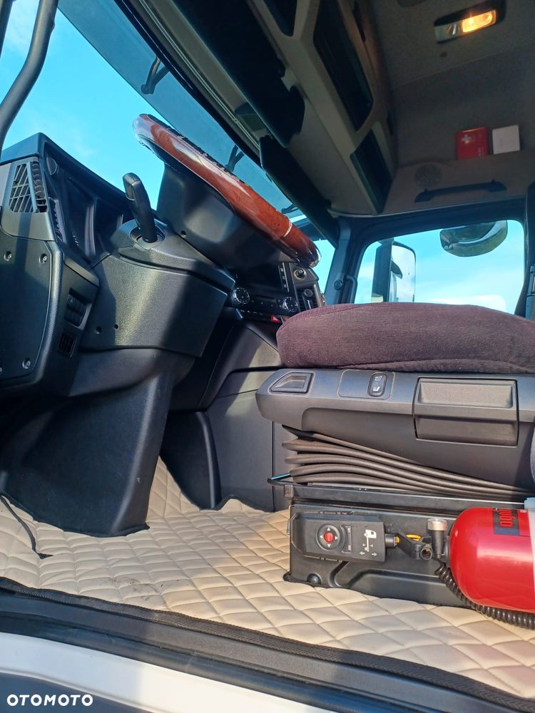 Mercedes-Benz ACTROS - 13