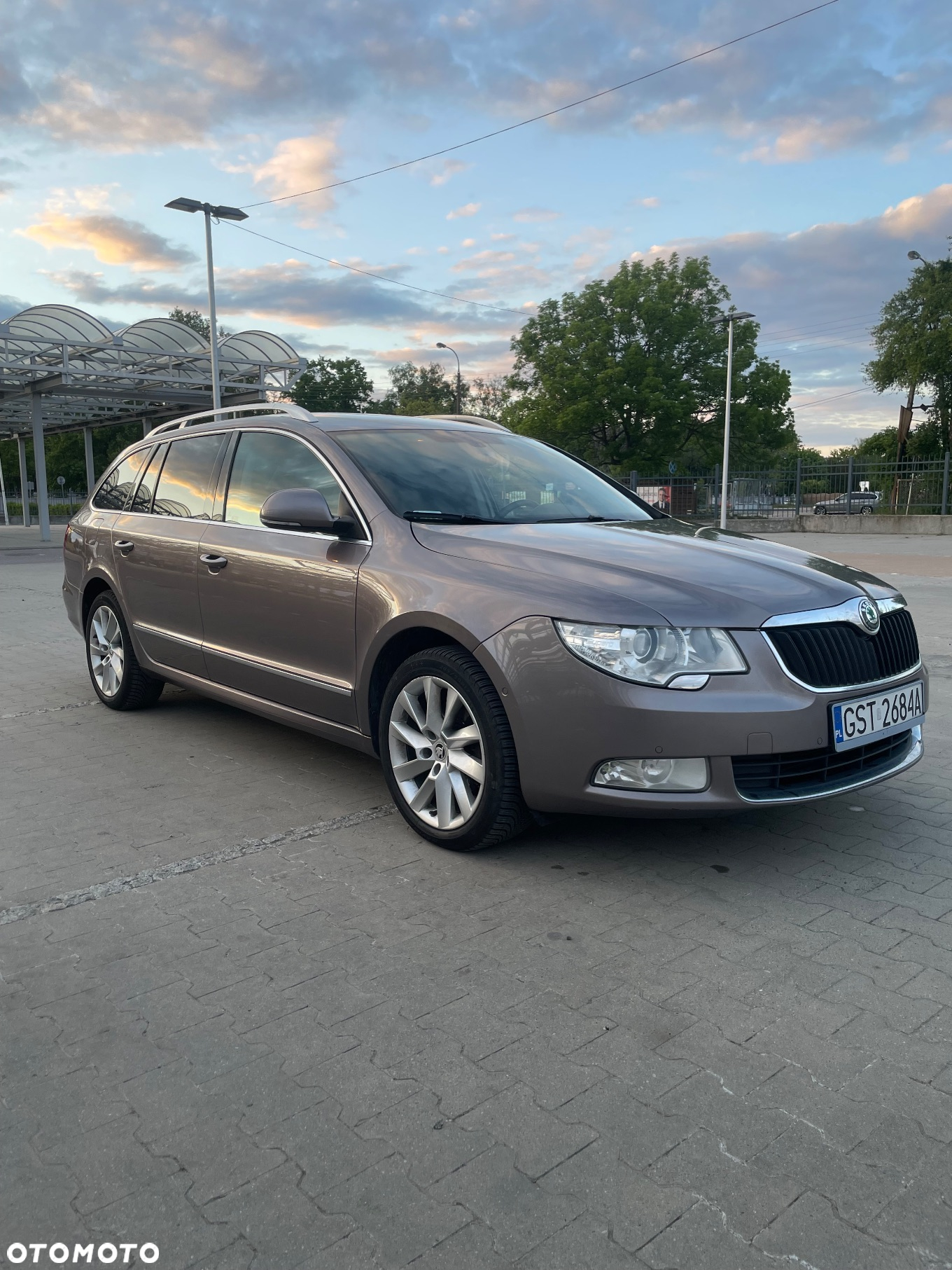 Skoda Superb 2.0 TDI Elegance DSG - 3