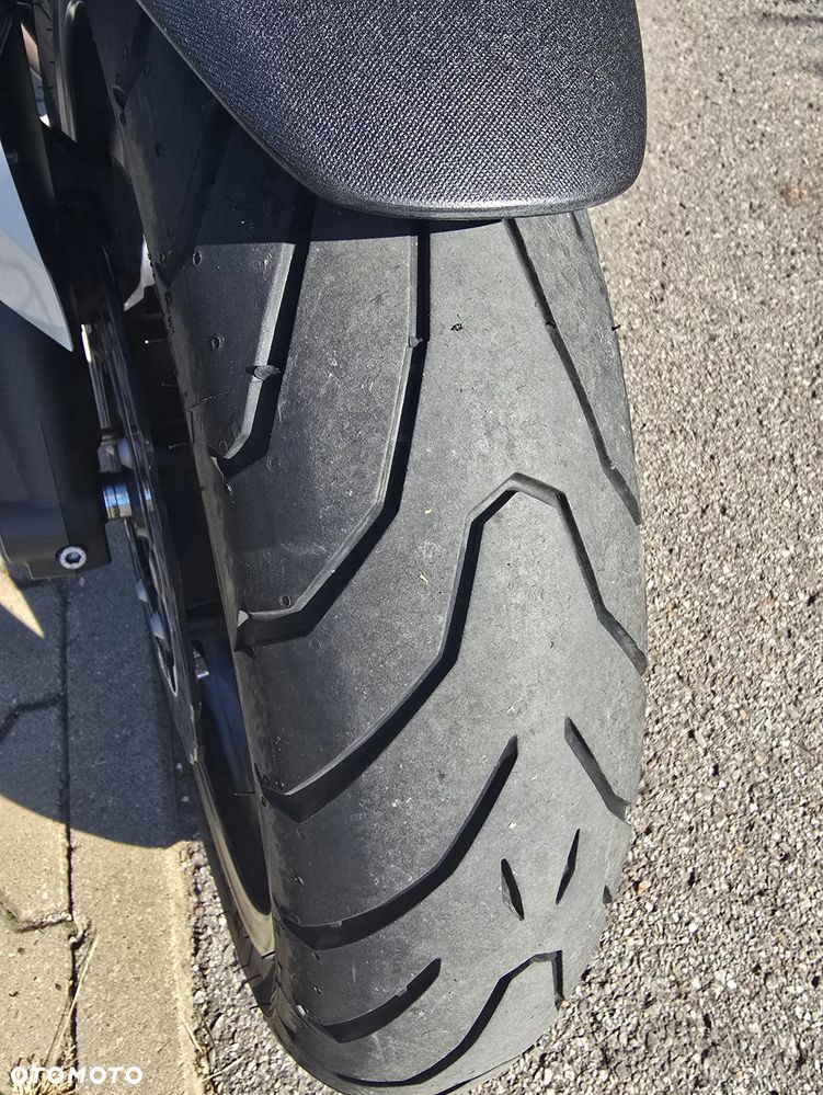 Yamaha MT - 17