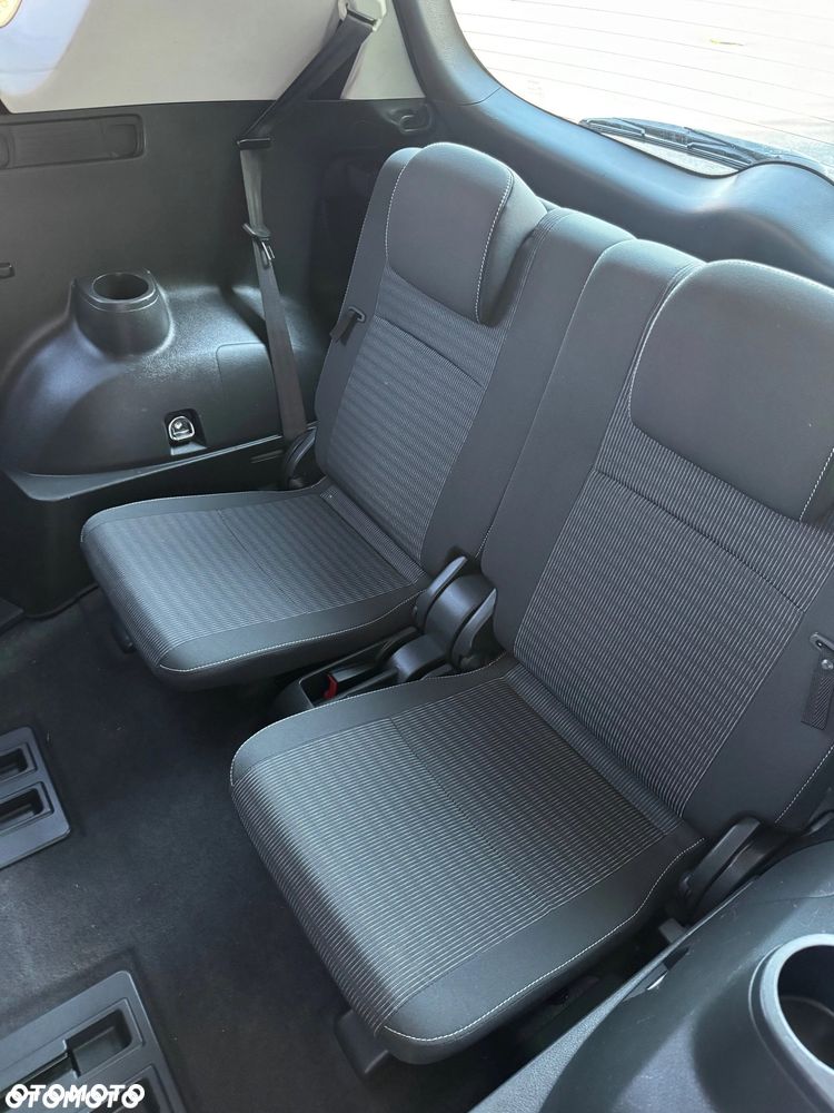 Toyota Verso 1.8 Prestige 7os - 26
