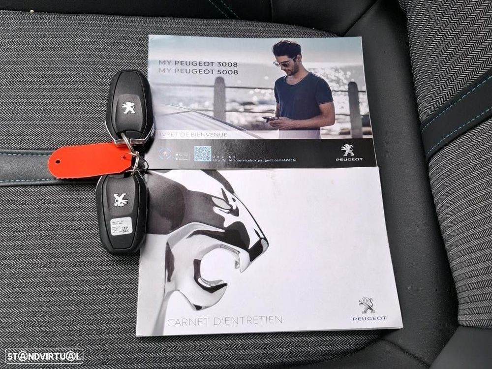 Peugeot 5008 1.2 PureTech Allure EAT8 - 8