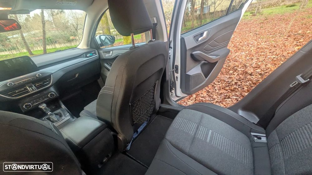 Ford Focus 1.5 TDCi ECOBlue Active X - 9
