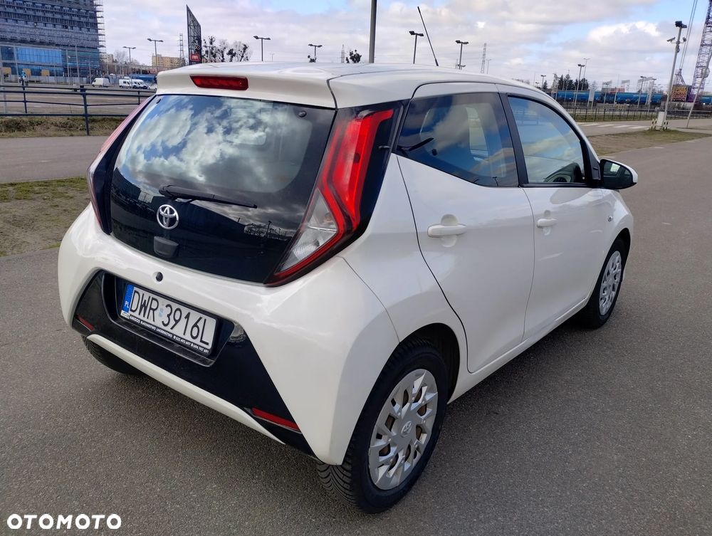 Toyota Aygo x-play - 4