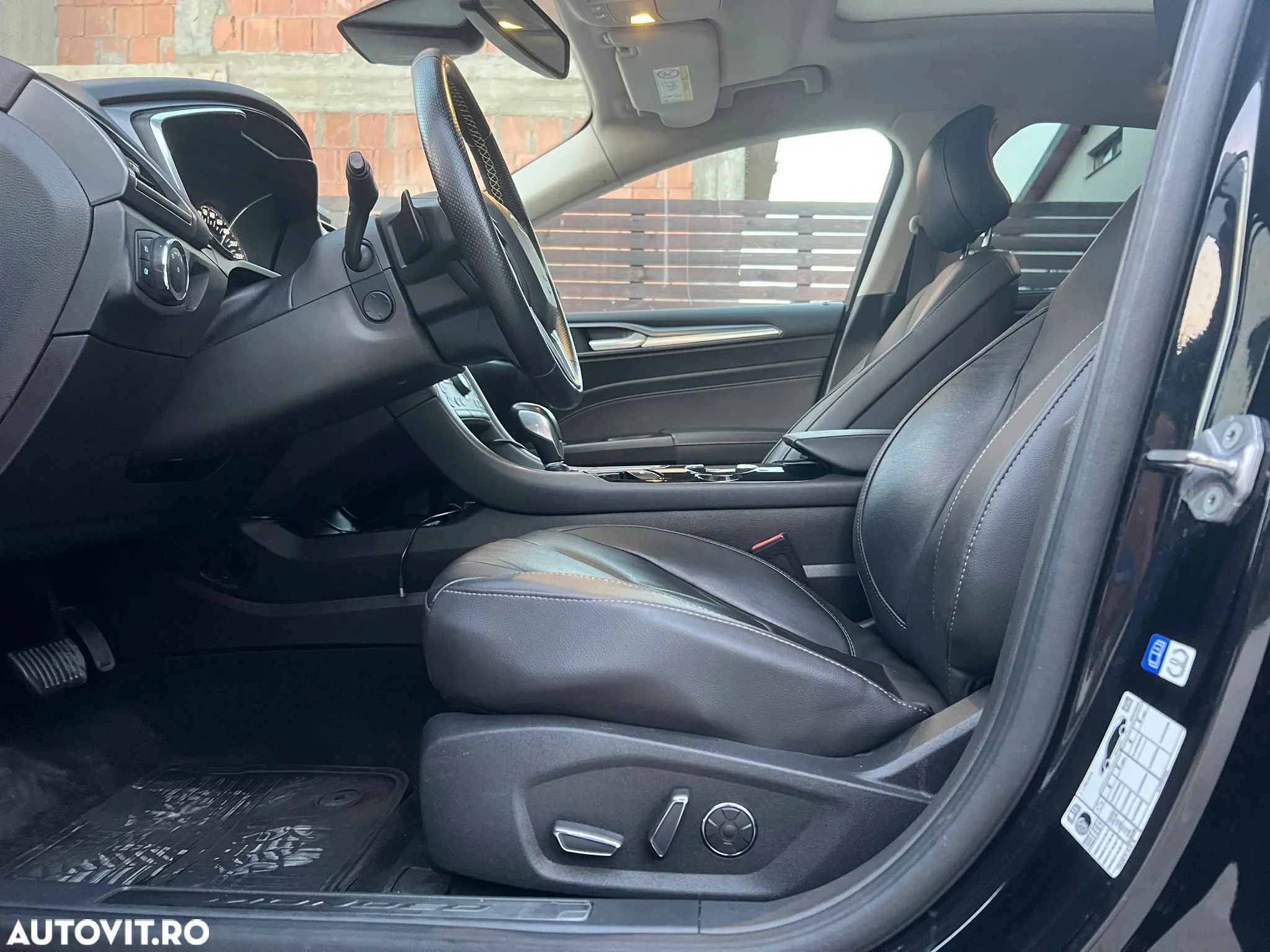 Ford Mondeo 2.0 EcoBoost Powershift Titanium - 10