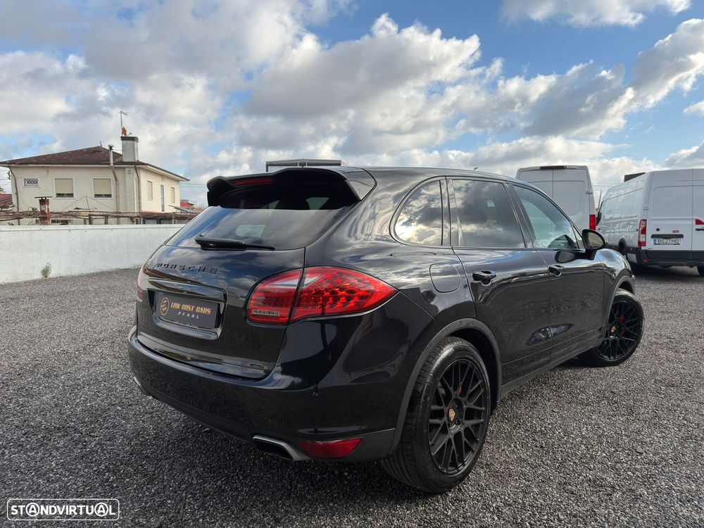 Porsche Cayenne - 4