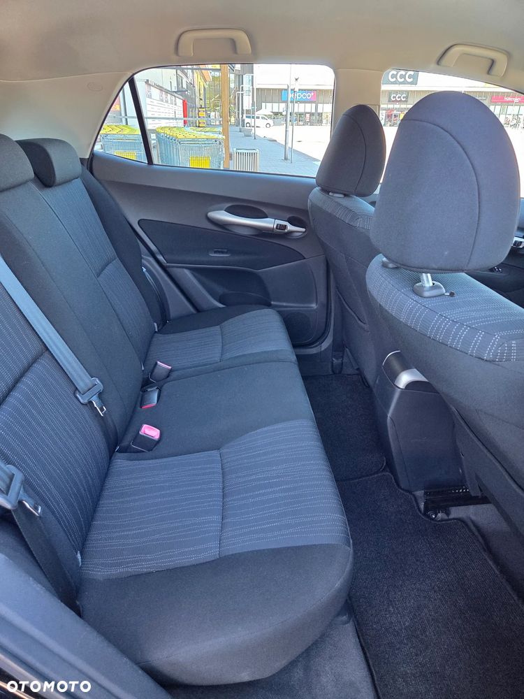 Toyota Auris 1.33 VVT-i Premium + - 12
