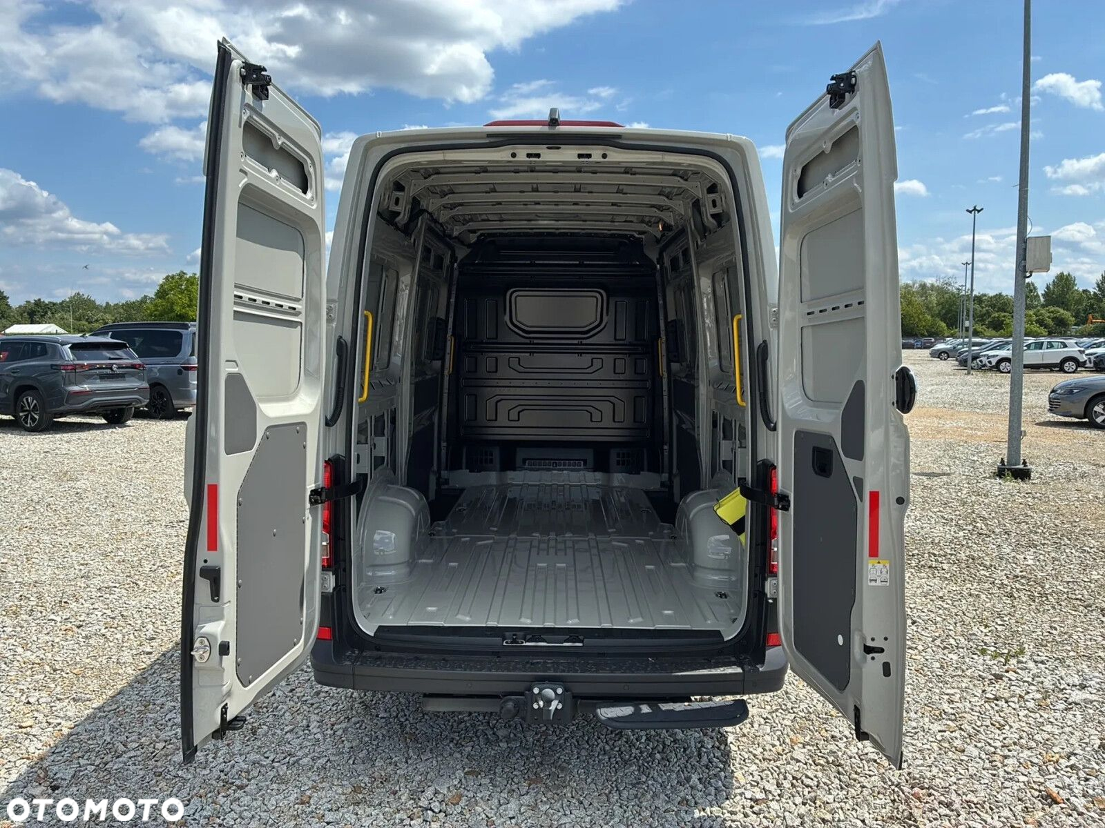Volkswagen Crafter 35 Furgon L3H3, 2.0TDI 177KM, Wysoki dach, r.o. 3640 - 11